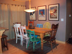Family dining area at ChezBear cabin in Moonridge just a walk from skiing
